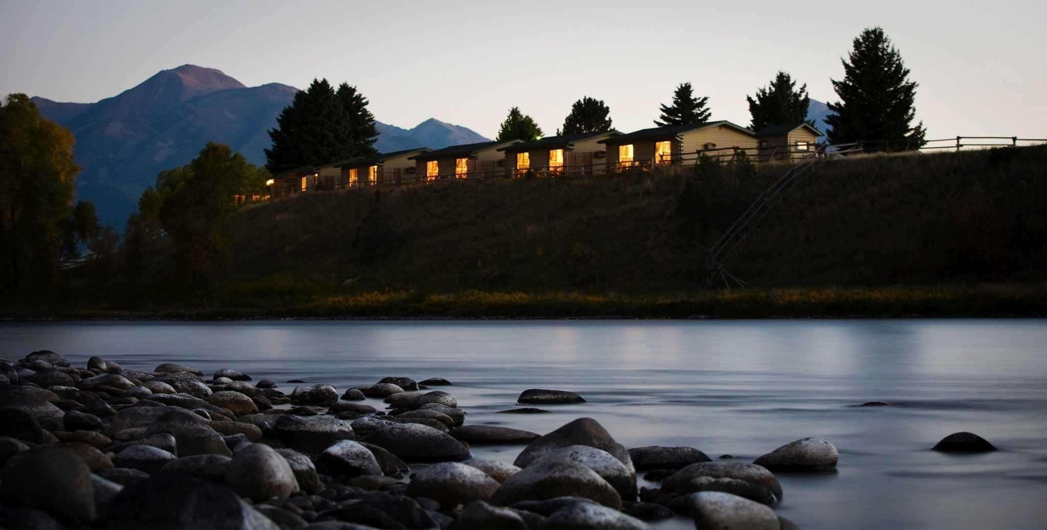 Yellowstone Valley Lodge, Ascend Hotel Collection Pray Екстериор снимка