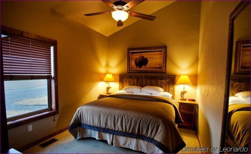 Yellowstone Valley Lodge, Ascend Hotel Collection Pray Екстериор снимка
