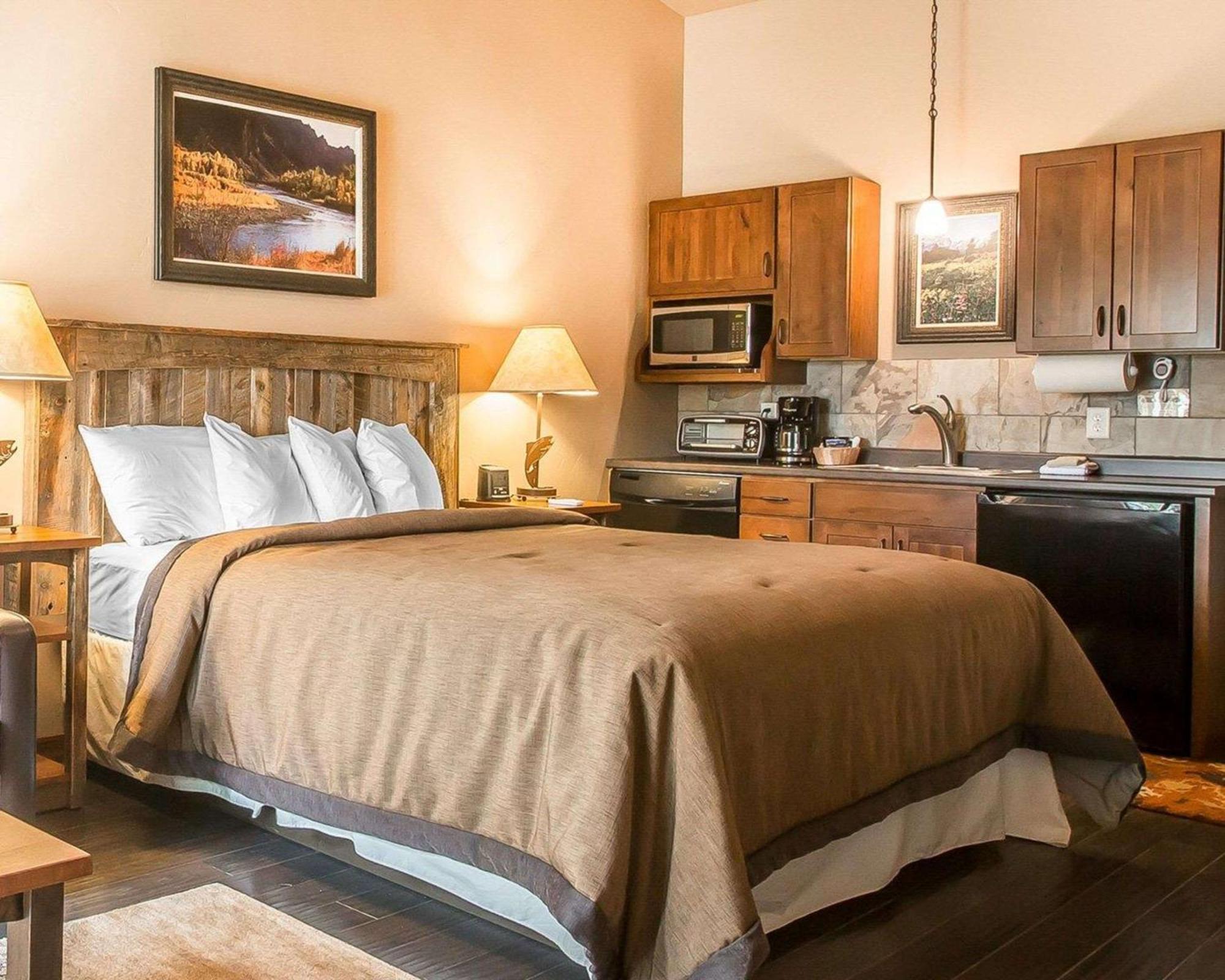 Yellowstone Valley Lodge, Ascend Hotel Collection Pray Екстериор снимка