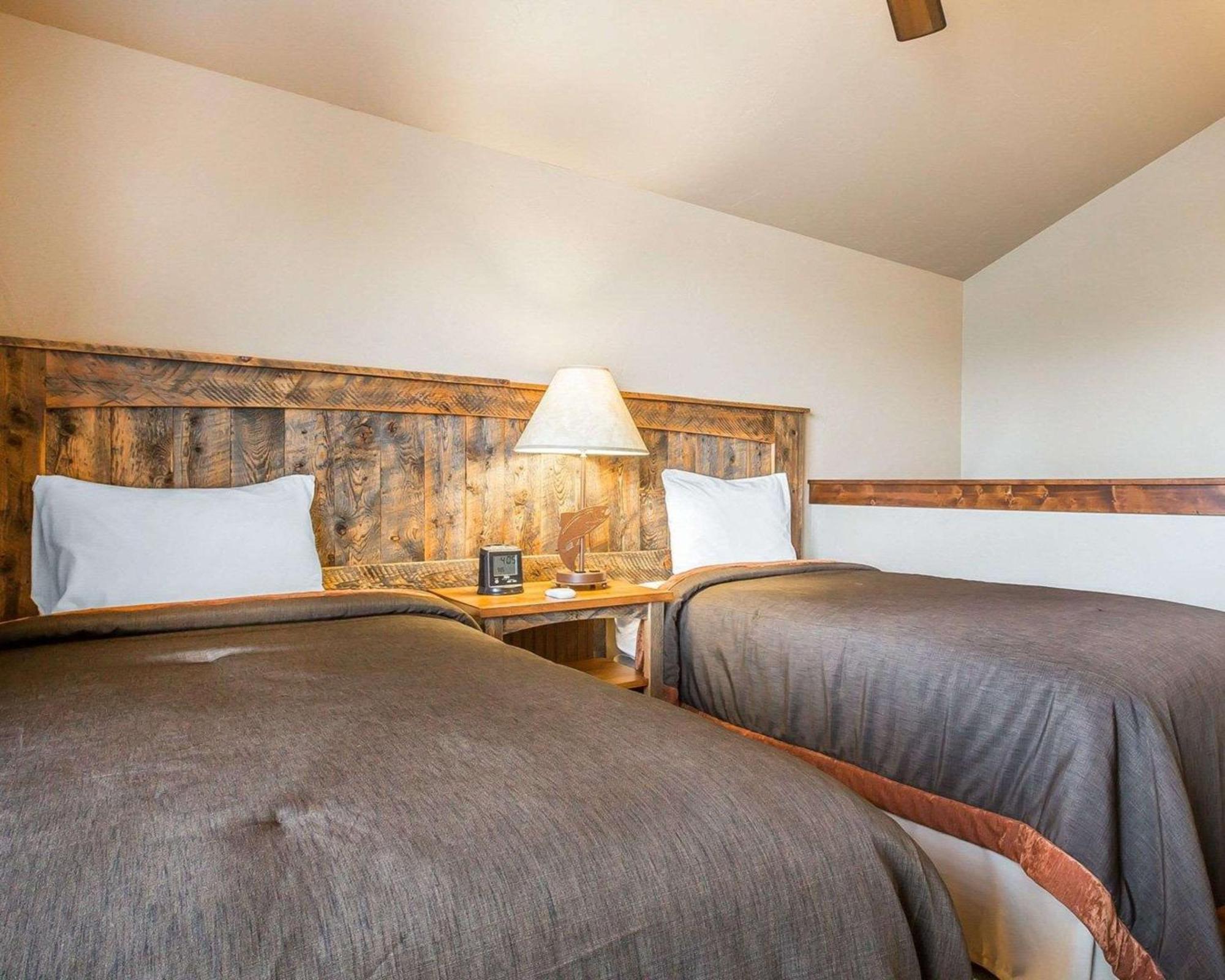 Yellowstone Valley Lodge, Ascend Hotel Collection Pray Екстериор снимка