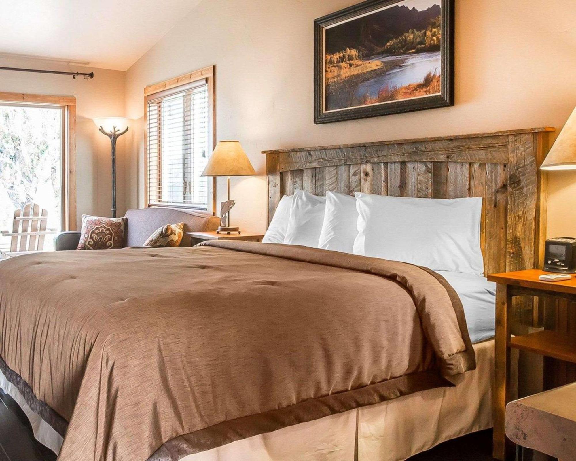 Yellowstone Valley Lodge, Ascend Hotel Collection Pray Екстериор снимка