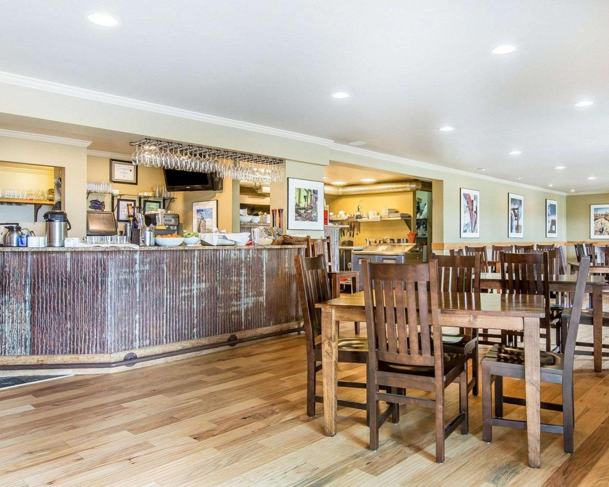 Yellowstone Valley Lodge, Ascend Hotel Collection Pray Екстериор снимка