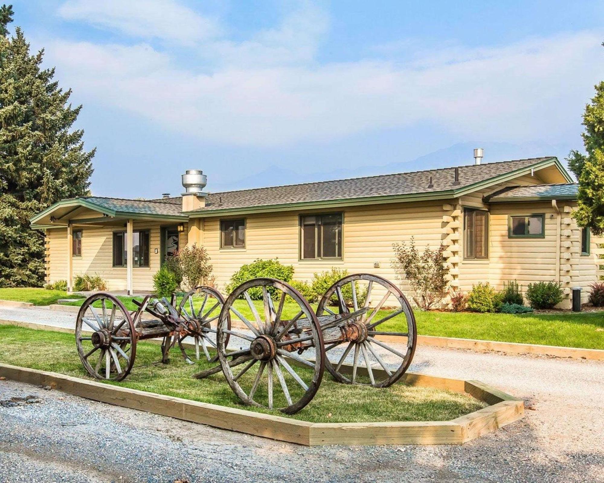 Yellowstone Valley Lodge, Ascend Hotel Collection Pray Екстериор снимка