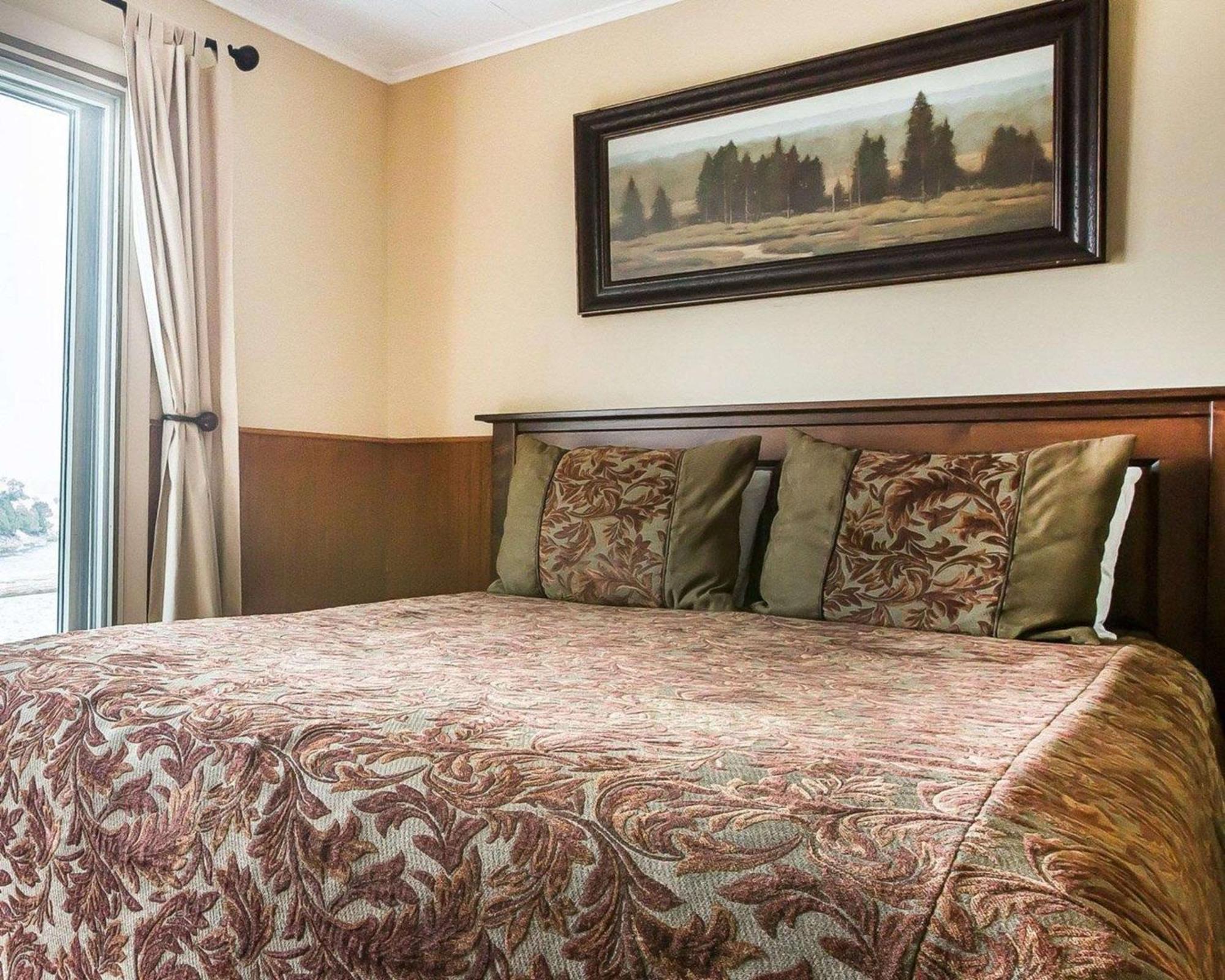 Yellowstone Valley Lodge, Ascend Hotel Collection Pray Екстериор снимка