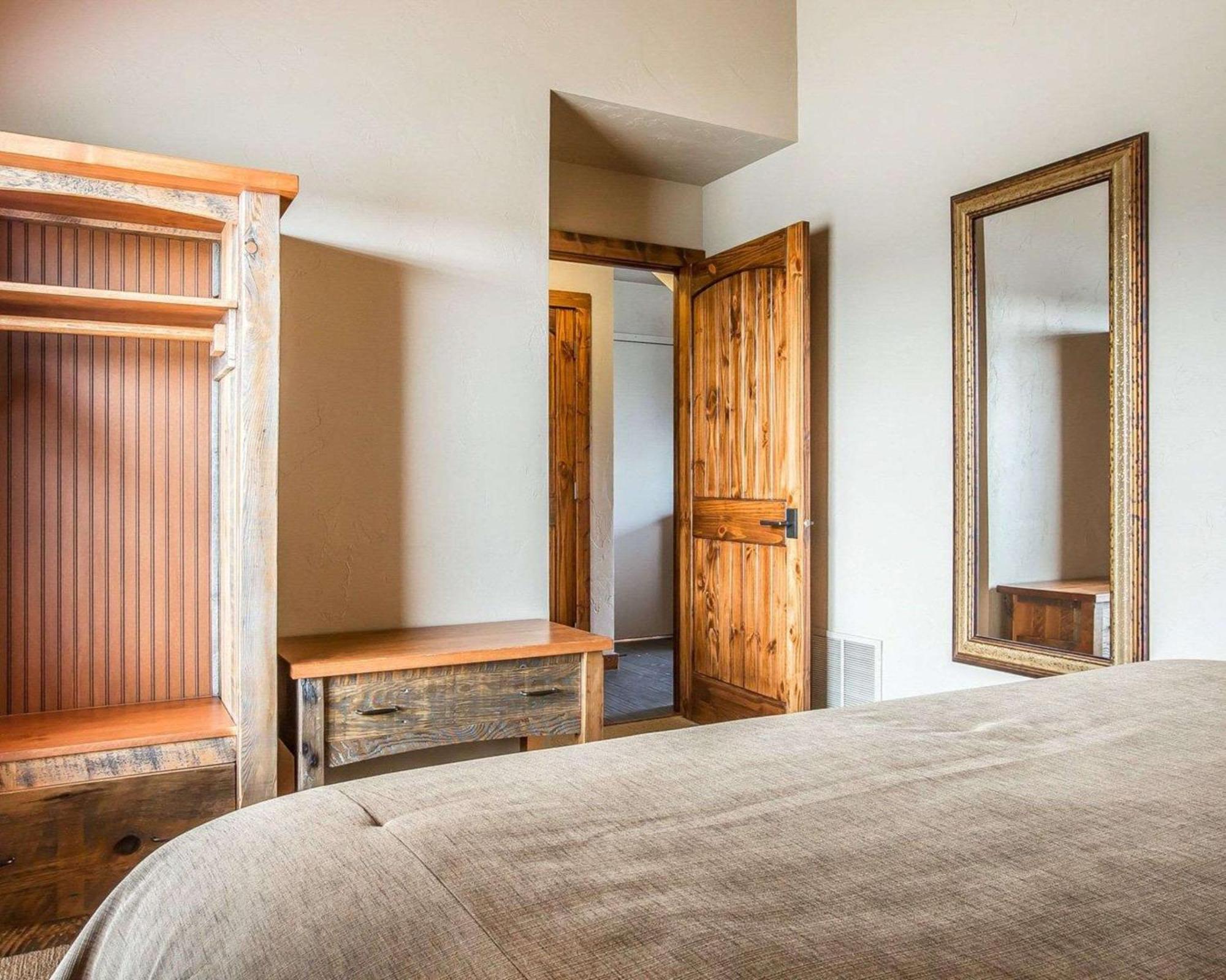 Yellowstone Valley Lodge, Ascend Hotel Collection Pray Екстериор снимка