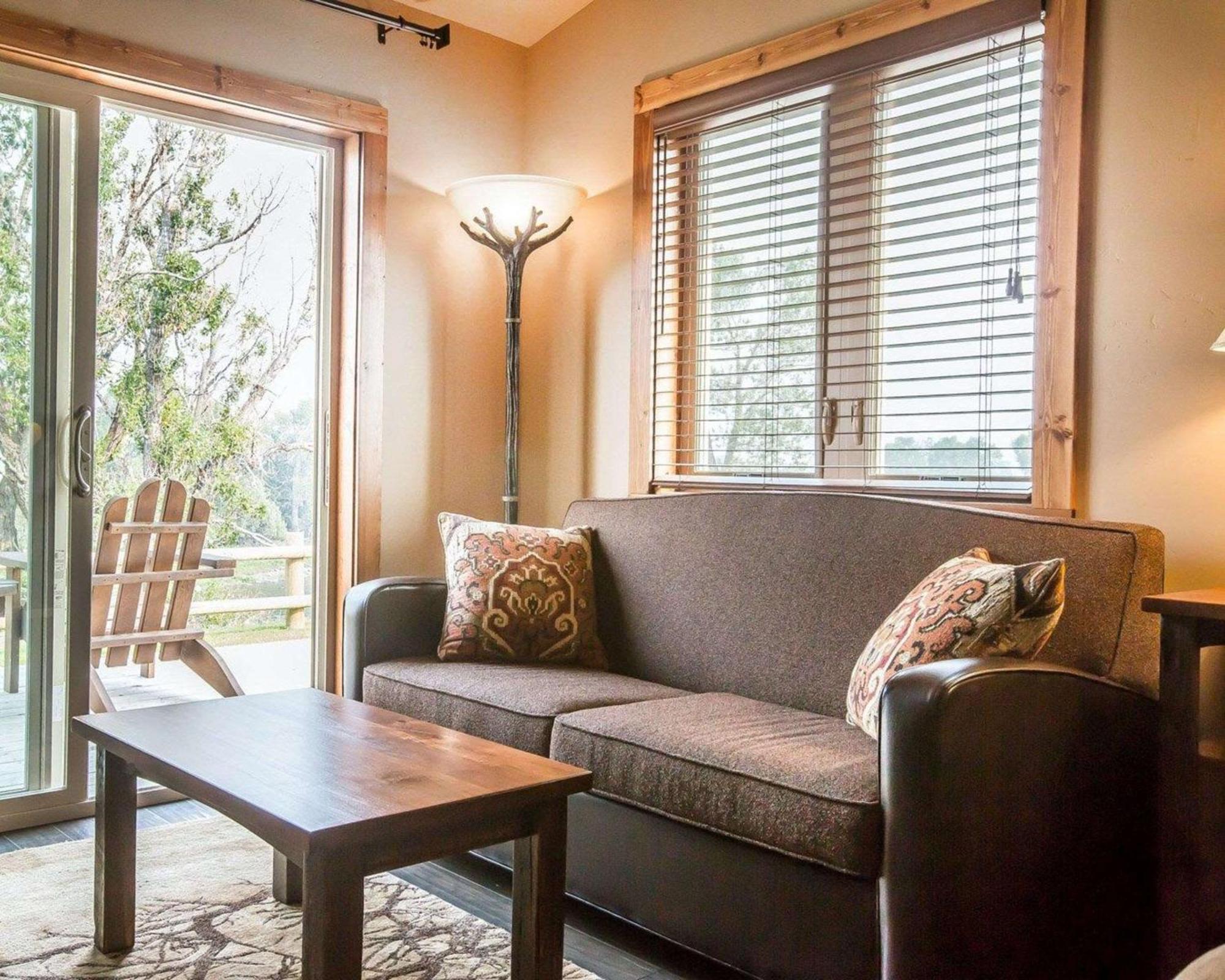 Yellowstone Valley Lodge, Ascend Hotel Collection Pray Екстериор снимка