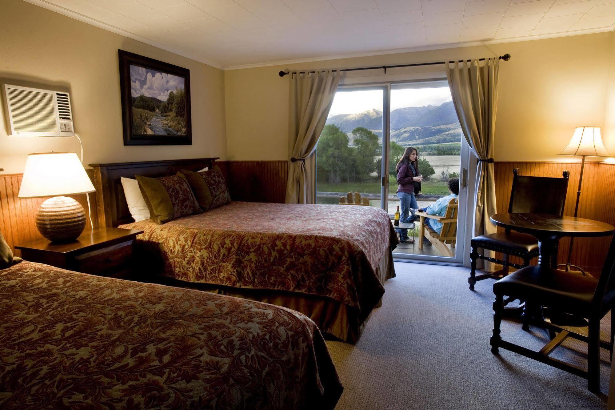 Yellowstone Valley Lodge, Ascend Hotel Collection Pray Екстериор снимка