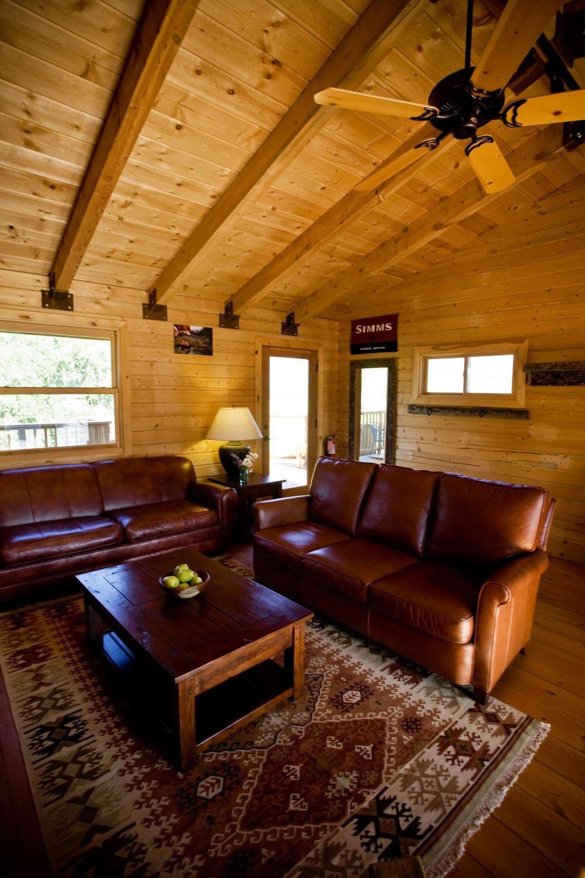 Yellowstone Valley Lodge, Ascend Hotel Collection Pray Екстериор снимка